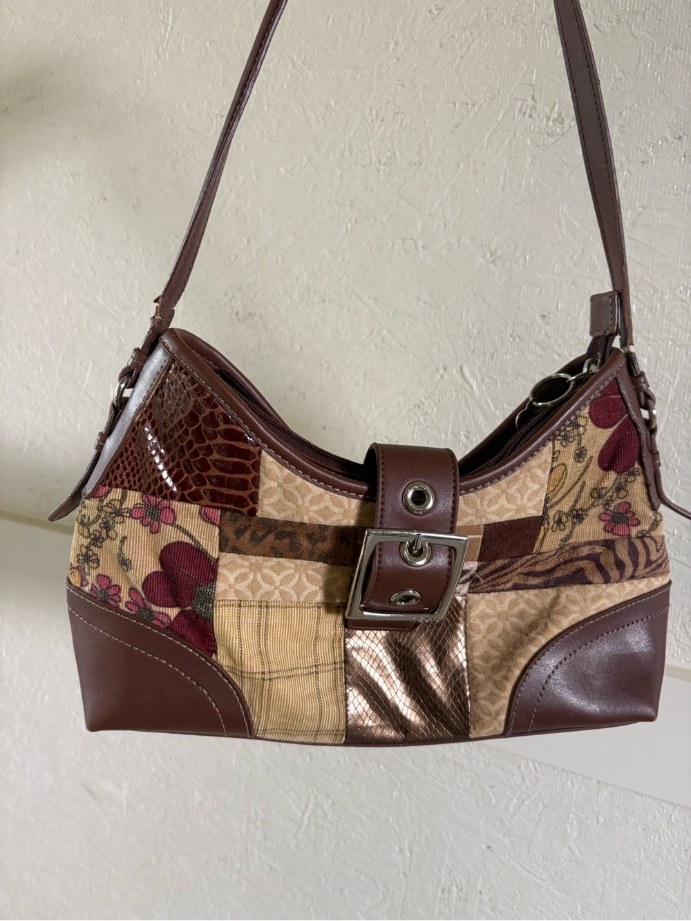 Vintage Y2K Brown Patchwork Shoulder Bag with Buckle Detail - Picture 5 of 8